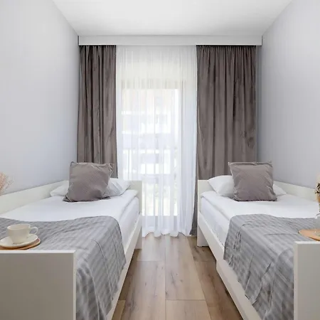 Apartament Przestronny Z 2 Sypialniami I Balkonem By Renters Katowice
