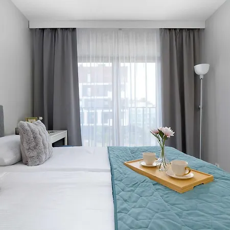 Przestronny Z 2 Sypialniami I Balkonem By Renters Apartament
