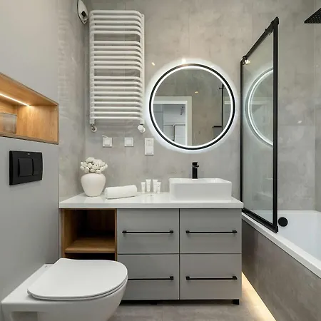 Przestronny Z 2 Sypialniami I Balkonem By Renters Apartament Katowice