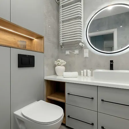 Przestronny Z 2 Sypialniami I Balkonem By Renters